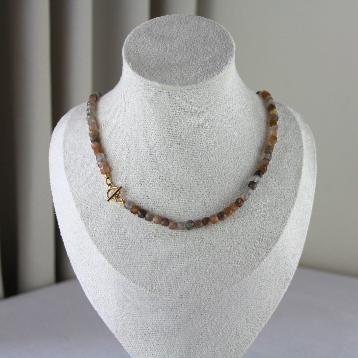 Zonnesteen ketting