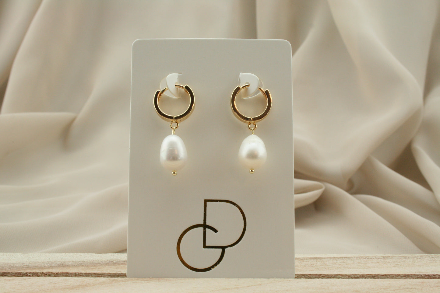 Pearl hoop