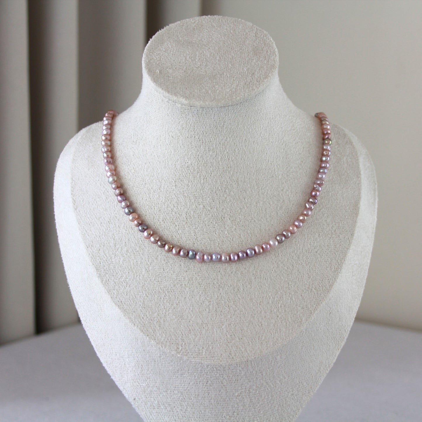 Paarse 4mm parelketting