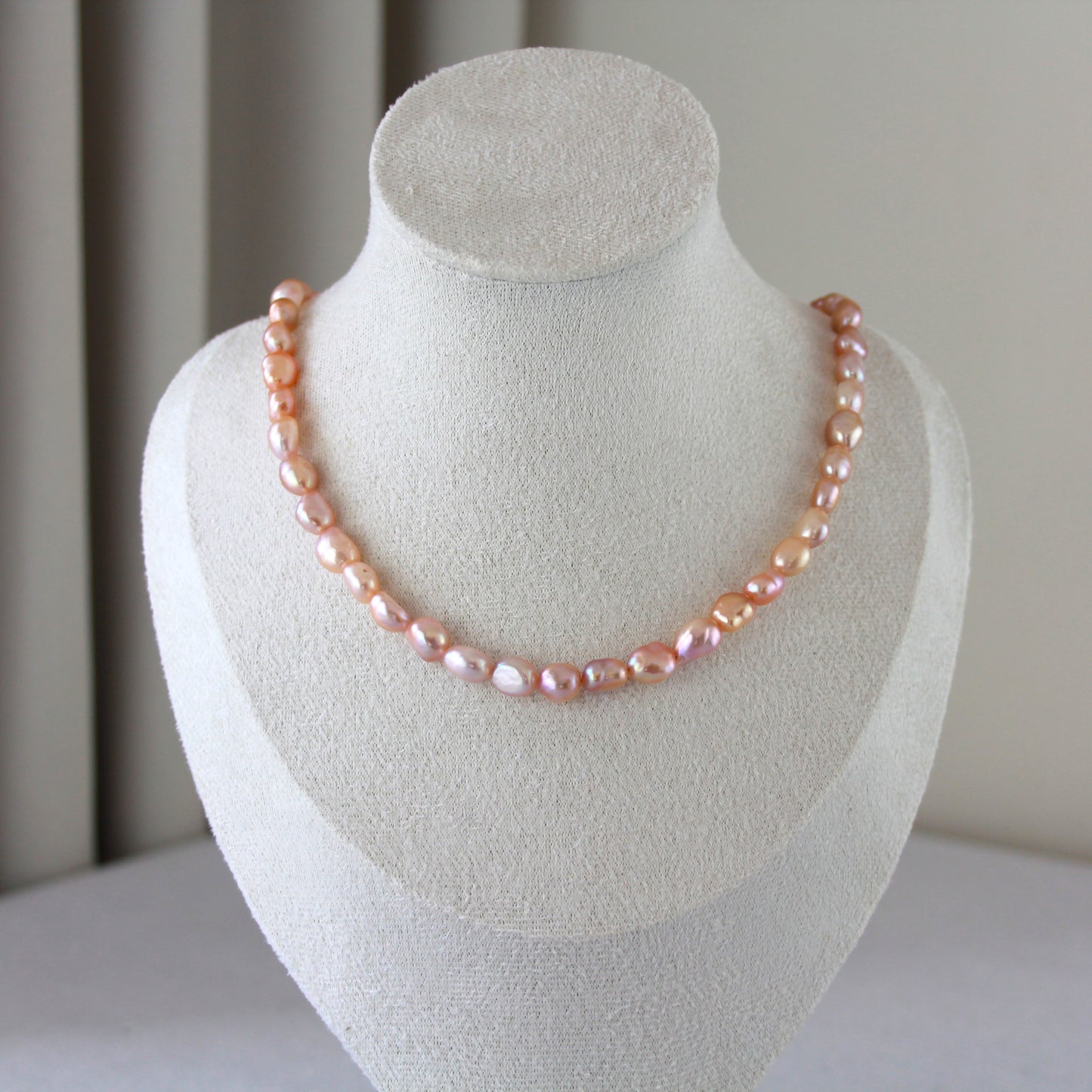Lichtroze barok parelketting