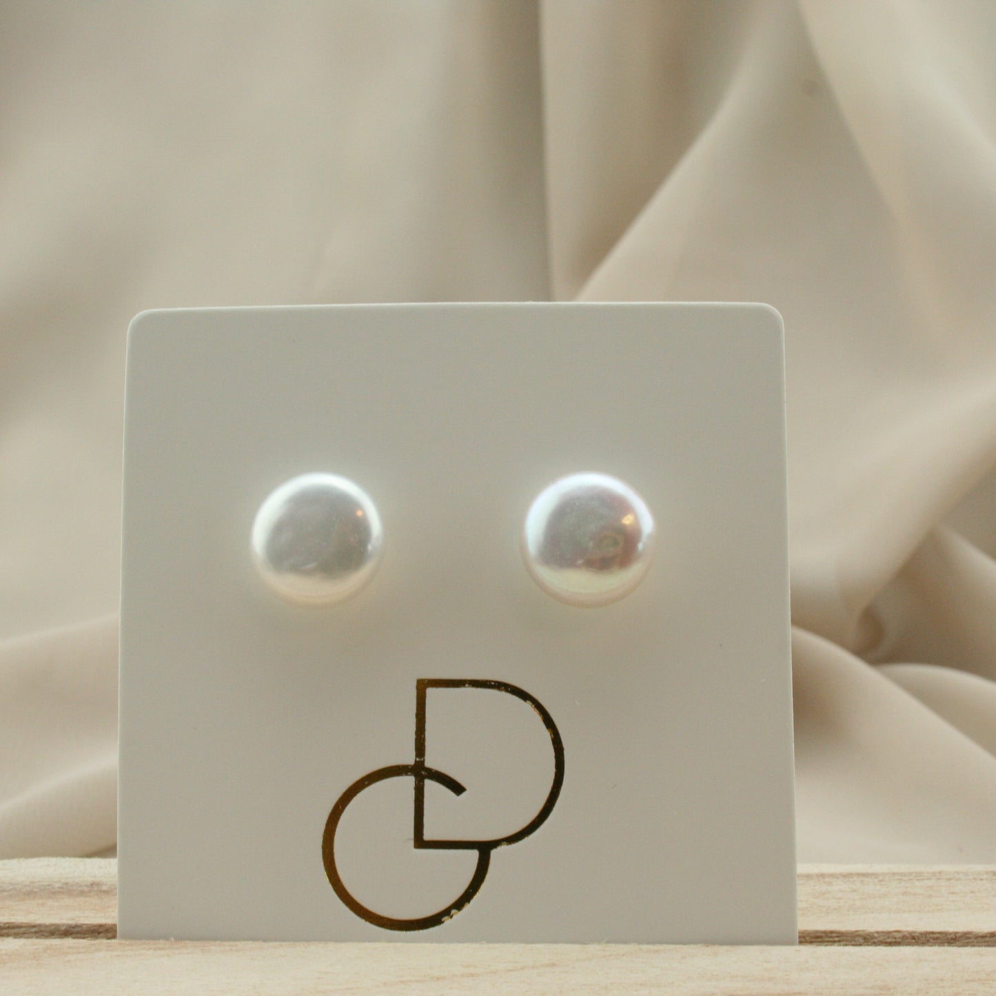 Coin stud