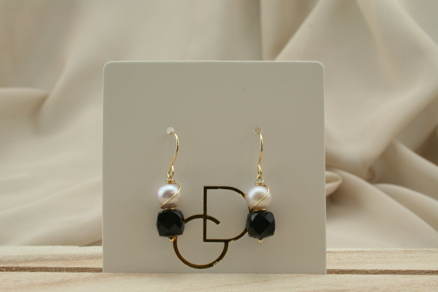Onyx arc met parel
