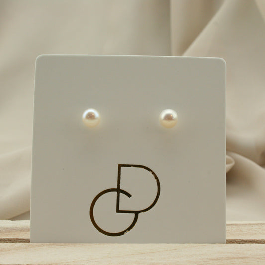 Pearl stud
