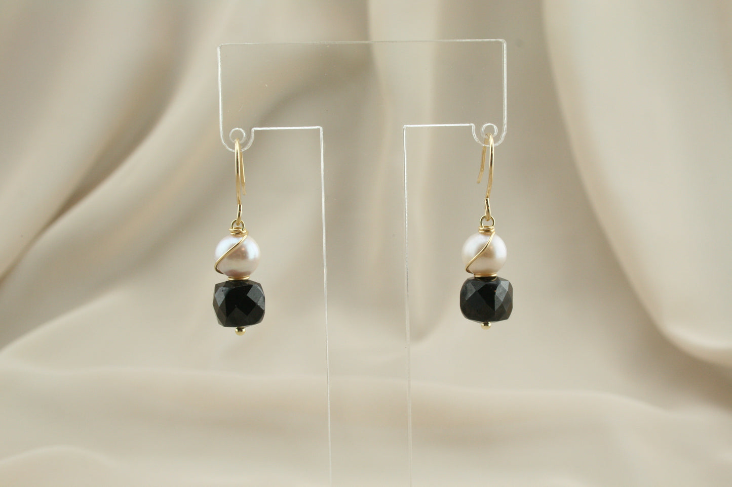 Onyx arc met parel