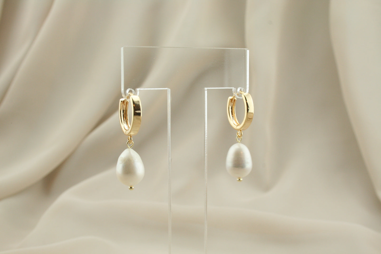 Pearl hoop