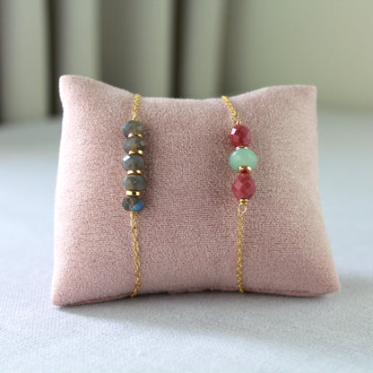 Labradoriet met gouden schakelketting