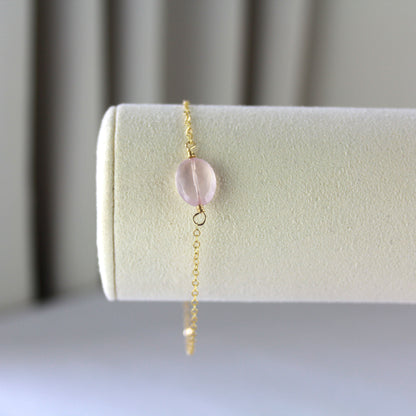 Rozenkwarts met gouden schakelketting