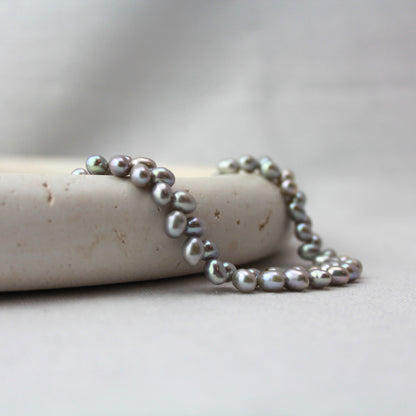 Parelcollier grijs