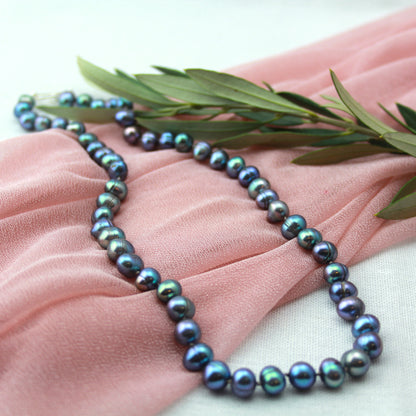 Parelketting pauwenkleur