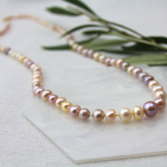 Meerkleurige parelketting