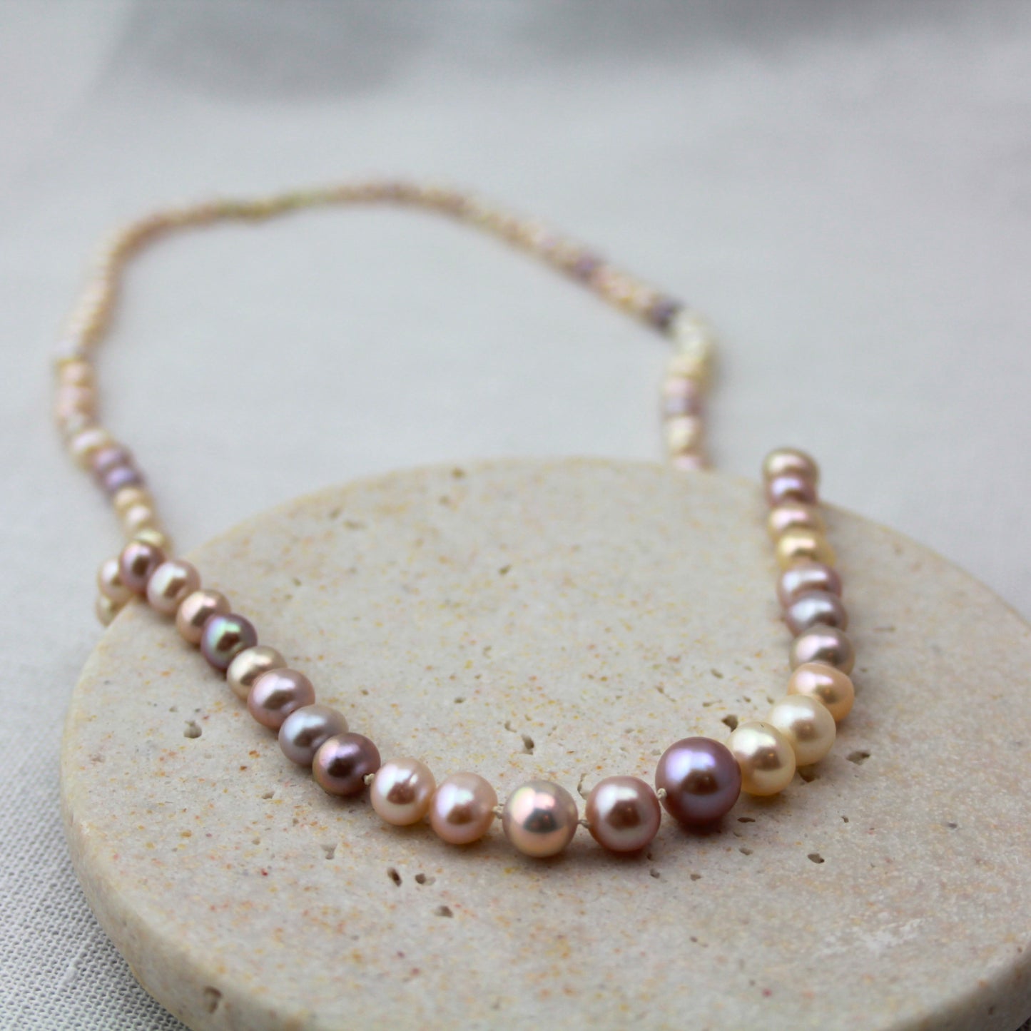 Meerkleurige parelketting