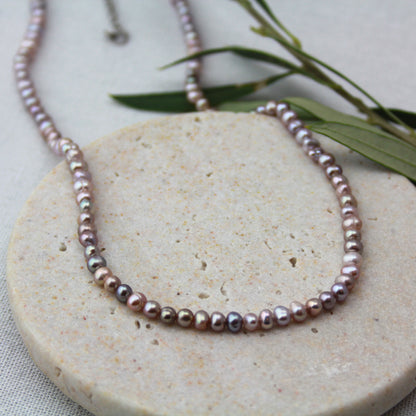 Paarse 4mm parelketting