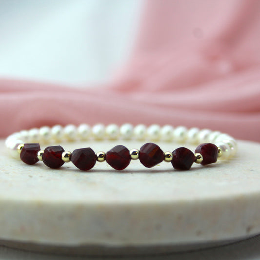 Granaat met parels armband